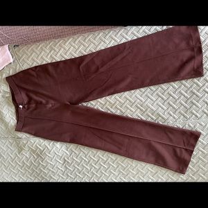 Beautiful brown pants! Ribbed material.